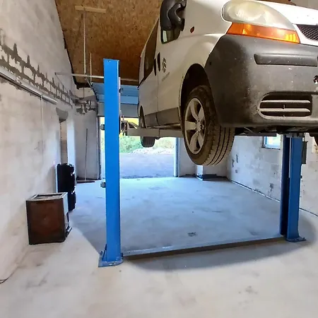 山林小屋 Nadmar Garage