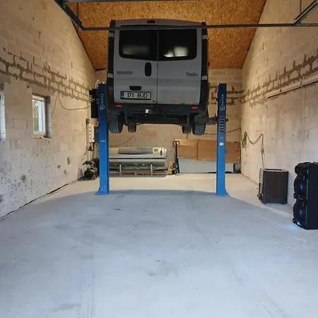 山林小屋 Nadmar Garage *